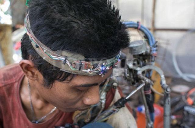 Hurdalardan biyonik kol yaptı Hurdalardan biyonik kol yaptı