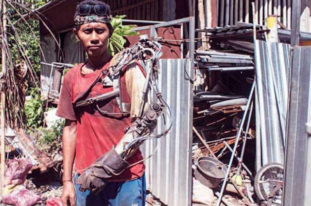 Hurdalardan biyonik kol yaptı Hurdalardan biyonik kol yaptı