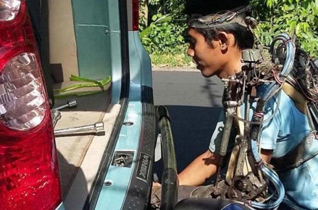 Hurdalardan biyonik kol yaptı Hurdalardan biyonik kol yaptı