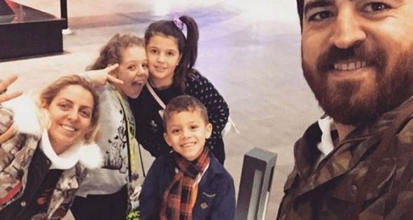 Defne Joy Fosterin oğlu büyüdü