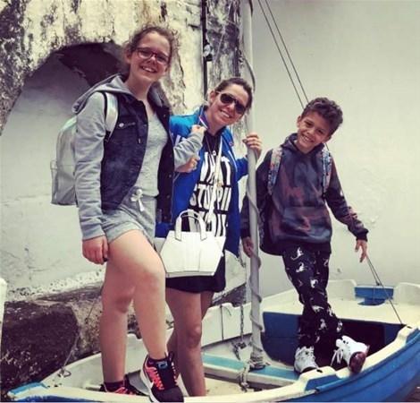 Defne Joy Fosterin oğlu büyüdü