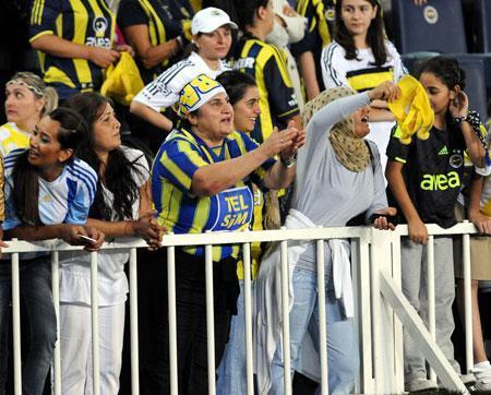 KADIKÖY’DE KADIN DEVRİMİ