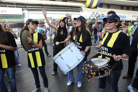 KADIKÖY’DE KADIN DEVRİMİ