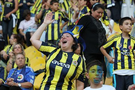 KADIKÖY’DE KADIN DEVRİMİ