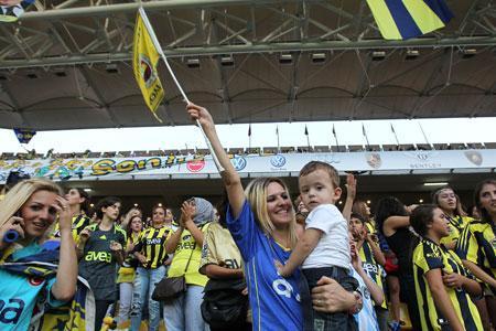 KADIKÖY’DE KADIN DEVRİMİ
