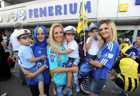 KADIKÖY’DE KADIN DEVRİMİ