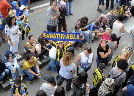 KADIKÖY’DE KADIN DEVRİMİ