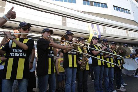 KADIKÖY’DE KADIN DEVRİMİ