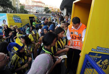 KADIKÖY’DE KADIN DEVRİMİ