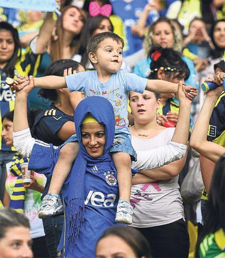 KADIKÖY’DE KADIN DEVRİMİ