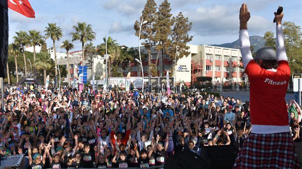 Runmarisrun Maratonu Marmarisi yine renklendirdi