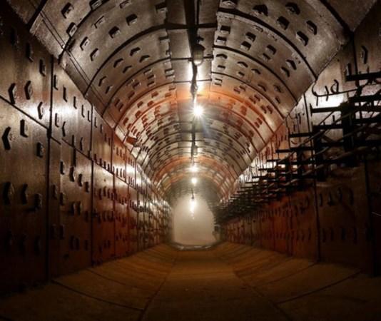 Sıradan bir bina gibi duruyor ama...