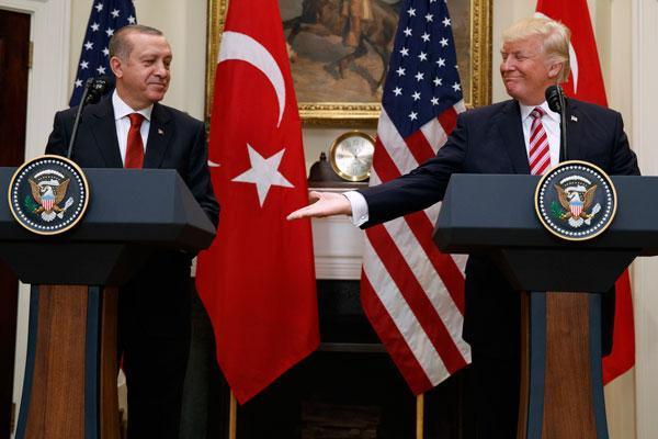Son dakika... Erdoğan Trumpın yüzüne söyledi YPGnin muhatap alınması...