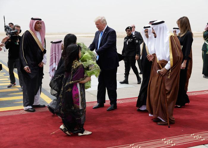 Son Dakika... Trump Suudi Arabistanda Kraldan en üst düzey devlet nişanı