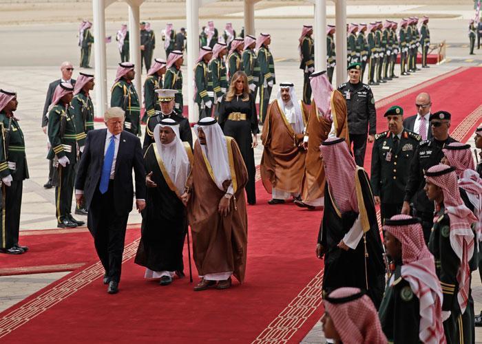 Son Dakika... Trump Suudi Arabistanda Kraldan en üst düzey devlet nişanı