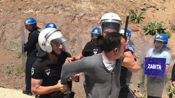 Yuvacık Barajı çevresindeki tesislerin yıkımında biber gazlı müdahale