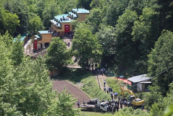 Yuvacık Barajı çevresindeki tesislerin yıkımında biber gazlı müdahale