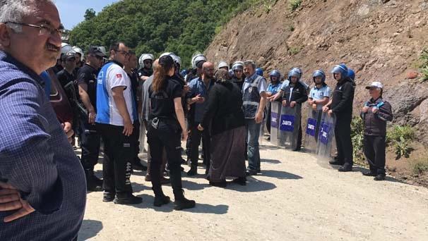 Yuvacık Barajı çevresindeki tesislerin yıkımında biber gazlı müdahale