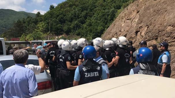 Yuvacık Barajı çevresindeki tesislerin yıkımında biber gazlı müdahale