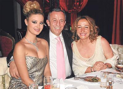 Küçük dev kadın