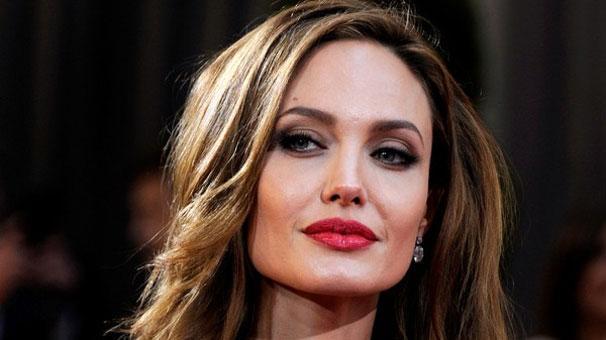 Angelina Jolie Kamboçyalı bir kız hakkında dram filmi çekiyor