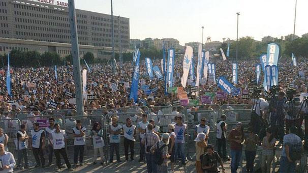 Bakırköy Halk Pazarı’nda Barış Mitingi düzenlendi