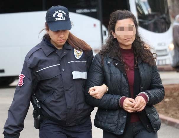 PKKya terör örgütü diyemeyen üniversiteli kızlar tutuklandı