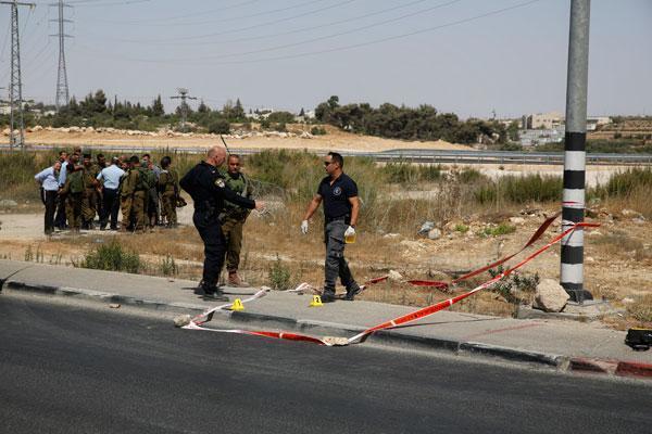 Son dakika... Filistinlileri Mescid-i Aksaya sokmayan İsrail polisi, yine saldırdı
