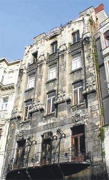 BEYOĞLU’NUN EN ETKiLEYiCi 5 BiNASI