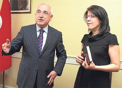Cemil Çiçek: Hocaefendi gelmiyorsa kendi takdiri
