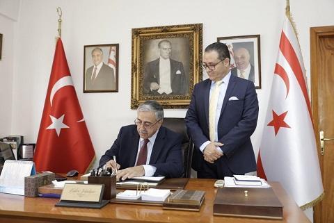 Akıncı, KKTC İstanbul Başkonsolosluğu’nu ziyaret etti