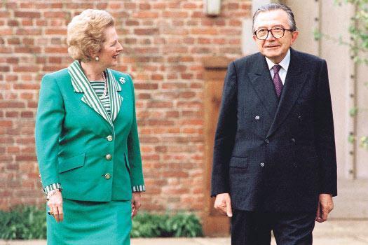 ‘Karanlıklar Prensi’ Giulio Andreotti karanlığa gitti