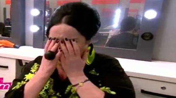 Stüdyoyu terk eden Nur Yerlitaş kuliste gözyaşlarına boğuldu