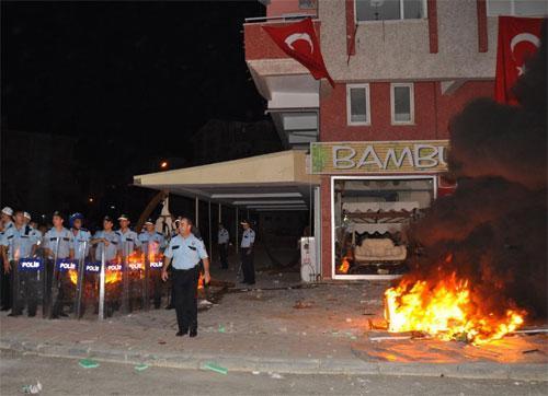 7 ilde HDP binasına saldırı
