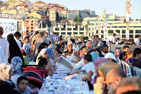 İlk iftar coşkusu