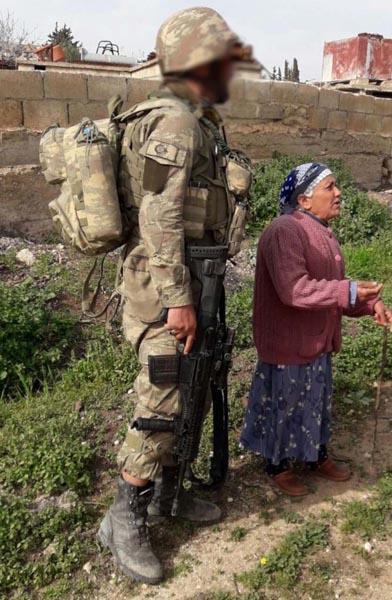 Suriyeli kadın, Türk askerini görünce o soruyu sorup…
