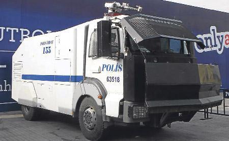 Polise 100 milyonluk zırhlı araç