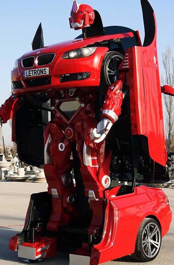 Uzaylılar değil Türk mühendisler yaptı: BMWyi Transformersa çevirdiler