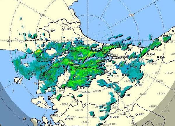 Son dakika: Meteoroloji uyarmıştı, beklenen yağmur başladı...