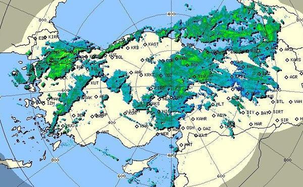 Son dakika: Meteoroloji uyarmıştı, beklenen yağmur başladı...