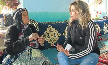 Anne sütü ve çıra ile yapılan dövme