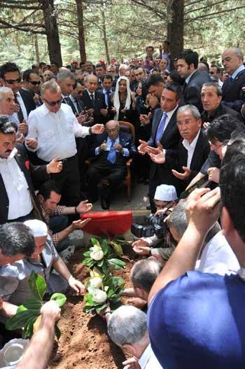 Nazmiye Demirel son yolculuğuna uğurlandı