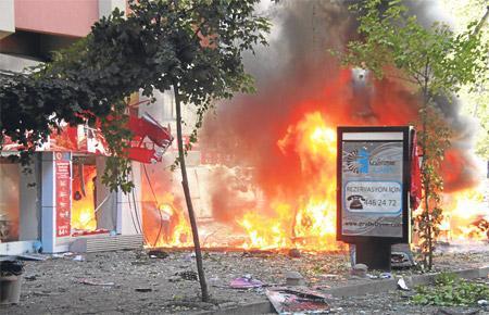 TÜRKİYE’NİN KALBİNE ÇİFTE BOMBA
