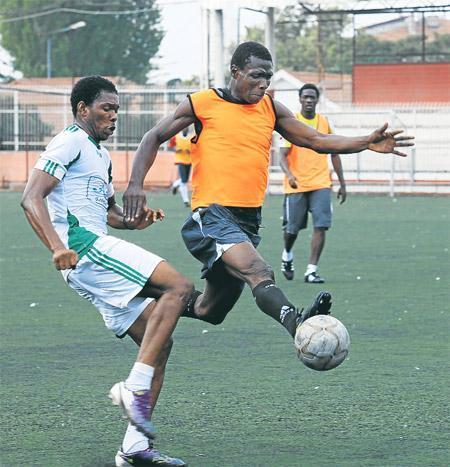 ‘Her Afrikalı adam futbol için gelir’