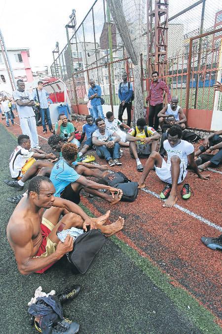 ‘Her Afrikalı adam futbol için gelir’