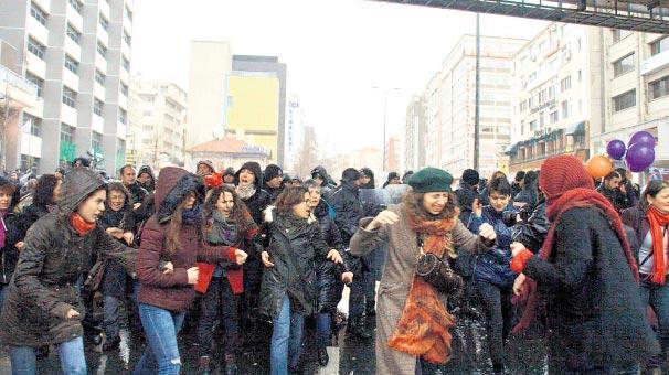 İstanbul’da kutlama, Ankara’da müdahale