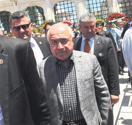 Mehmet Özal son yolculuğuna uğurlandı