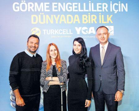 Görme engelliye ‘hayat öpücüğü’