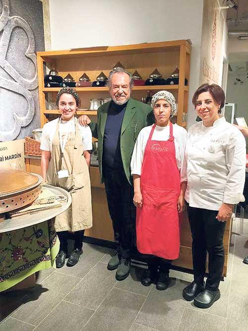 4 YAPRAKLI YONCA ‘Serenay, Kalben, Aslı, Merve’