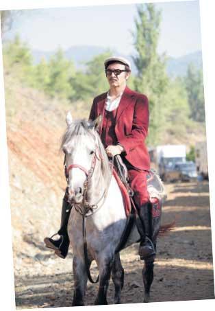 ‘BAŞKAN AZiZ’iN  ‘EKŞi ELMALAR’I